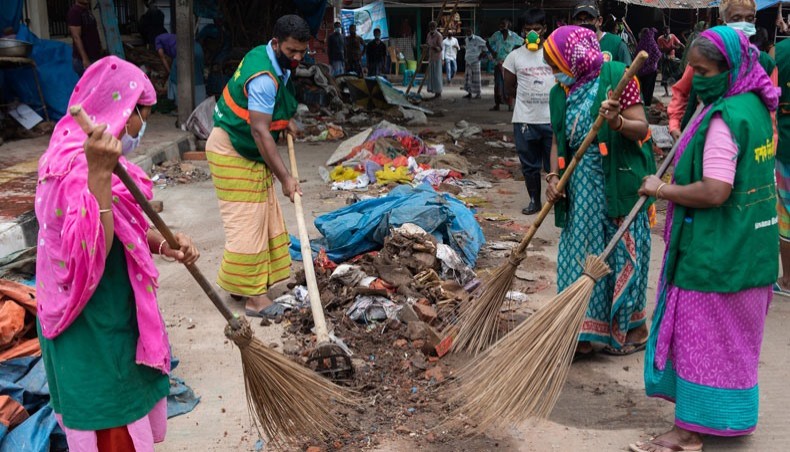 Sanitation workers are working at high risk of infection during COVID-19 pandemic with little protective equipment and poor access to hand-washing and cleaning facilities. — Press release photo