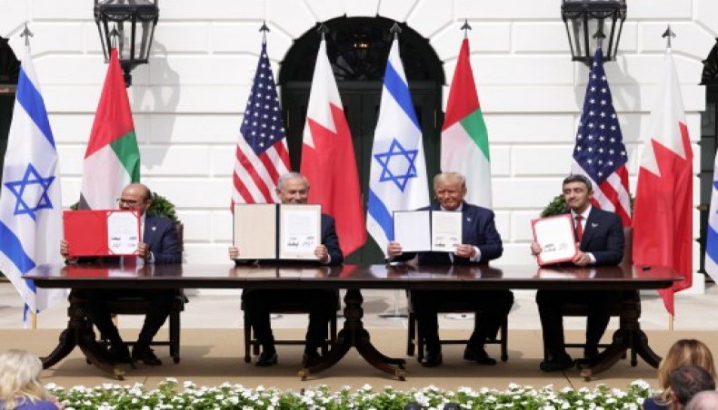 (L-R) Foreign Affairs Minister of Bahrain Abdullatif bin Rashid Al Zayani, Prime Minister of Israel Benjamin Netanyahu, U.S. President Donald Trump, and Foreign Affairs Minister of the United Arab Emirates Abdullah bin Zayed bin Sultan Al Nahyan participate in the signing ceremony of the Abraham Accords on the South Lawn of the White House on September 15, 2020 in Washington, DC.- AFP photo