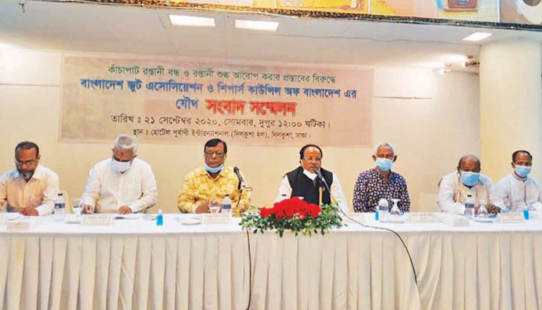 Bangladesh Jute Association chairman Sheikh Syed Ali speaks at a press briefing held jointly by BJA and the Shippers’ Council of Bangladesh at Hotel Purbani in Dhaka on Monday. SCB chairman Md Rezaul Karim, BJA senior vice-chairman Arzu Rahman Bhuiyan and Bangladesh Jute Growers Samity president Fazlul Hoque Sarker Hannan were present, among others, at the briefing. — New Age photo