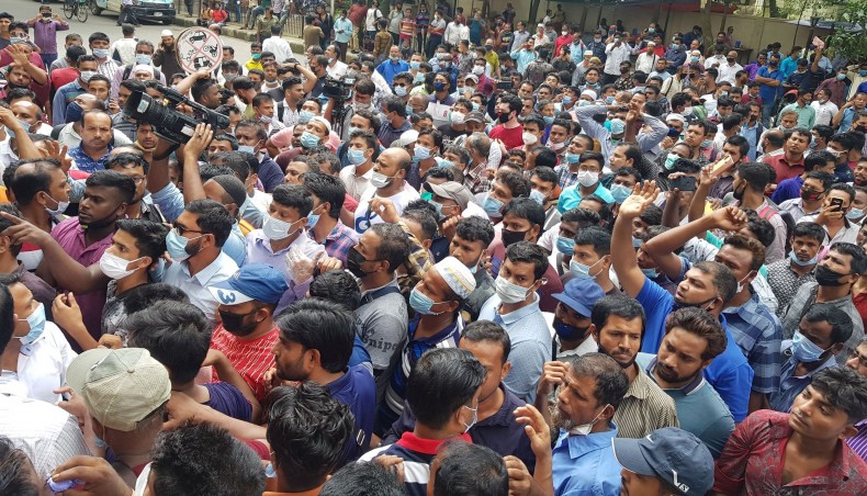 Expatriate Bangladeshis hold demonastration in front of Saudi Arabian airlines office in Dhaka on Wednesday- Sourav Losker