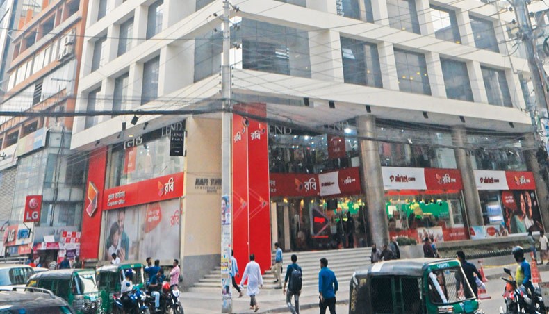 A file photo shows the Robi headquarters in the capital, Dhaka. The Bangladesh Securities and Exchange Commission on Wednesday approved the Robi Axiata Limited’s proposal to raise Tk 523.79 crore from the country’s capital market through an initial public offering. — New Age photo