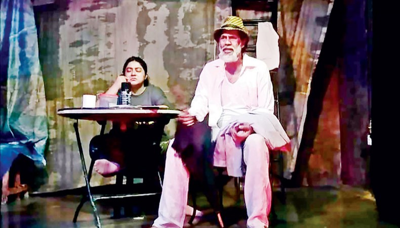 Prachyanaut stages ‘Cornel Ke Keu Chithi Lekhe Na’ at its rehearsal room in Katabon on Friday. — press release