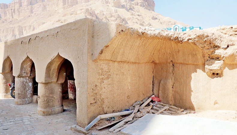 Yemen’s Seiyun Palace, one of the world’s largest mud-brick structures, is pictured on October 15, 2020 in the city of Seiyun in central Hadramawt province. — AFP photo