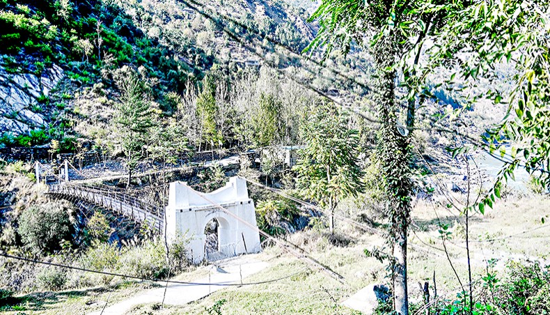 This photograph taken on October 14 shows a bridge at the Line of Control between India and Pakistan, from Tithwal village in the Kupwara district of Jammu and Kashmir. — Agence France-Presse/Money Sharma