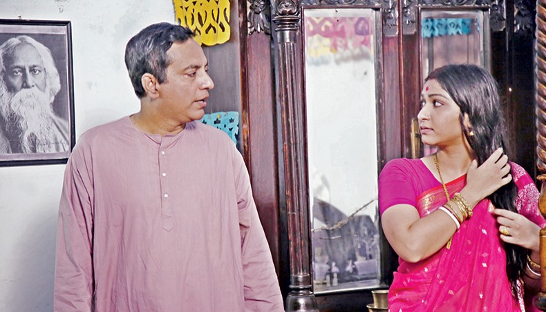 A scene from Rupsha Nadir Banke.