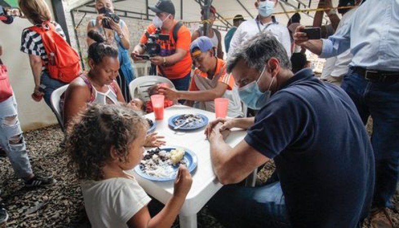 Venezuelan opposition leader Leopoldo Lopez meets with Venezuelan migrants in Cucuta, on the Colombian border with Venezuela, on December 11, 2020. — AFP photo