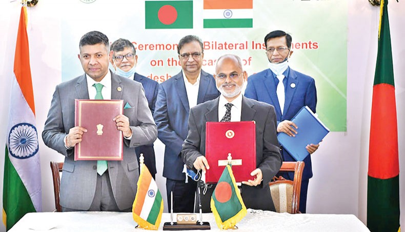 Bangladeshi and Indian officials pose for a photo after signing a MoU between Father of the Nation Bangabandhu Sheikh Mujibur Rahman Memorial Museum, Dhaka and National Museum, New Delhi, in Dhaka on Thursday. – Press release