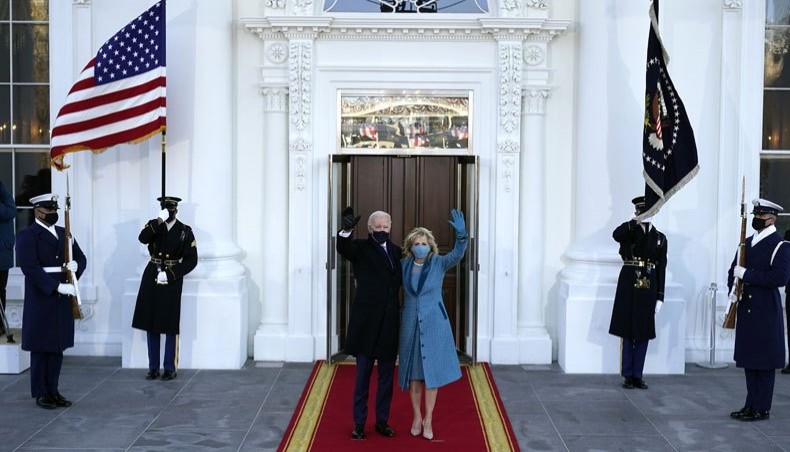 US president Joe Biden and US first lady Jill Biden wave as they arrive at the North Portico of the White House on January 20, 2021, in Washington, DC. --- AFP photo