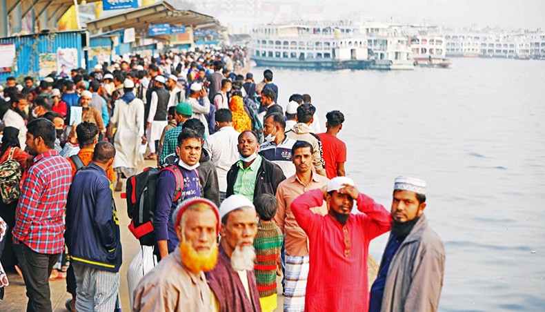 People face severe problem at Sadarghat in Dhaka on Monday for not getting ferries following an unofficial strike of ferry workers in response to a marine court decision to turn down a plea of two launch masters to extend their bails in a case. — Sourav Lasker