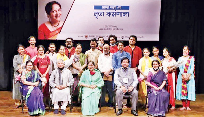 Guests and participants pose for a photo during a dance workshop held at the Experimental Theatre Hall of the Bangladesh Shilpakala Academy on Thursday. — Press release