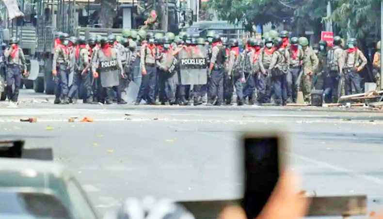 Military and police in Myanmar face off against protestors. — Eurasia Review/Mehr News Agency