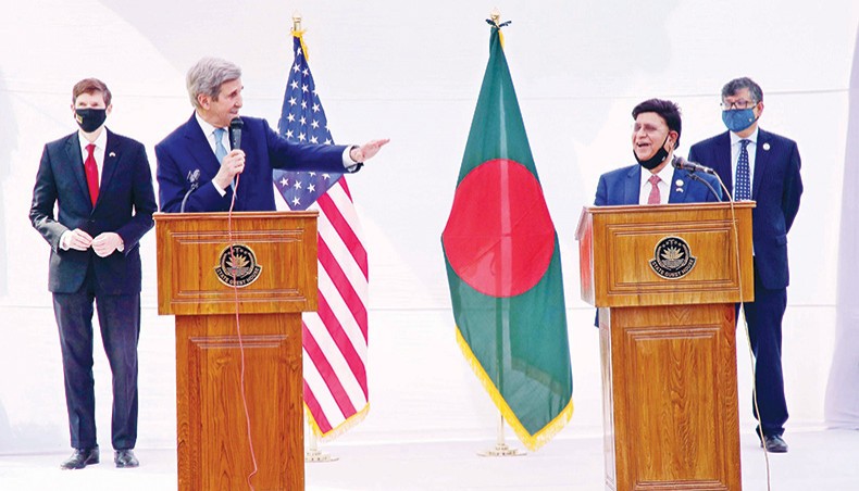 US Special Presidential Envoy for Climate John Kerry addresses a joint briefing with foreign minister AK Abdul Momen at the State Guest House Padma on Friday. — New Age photo