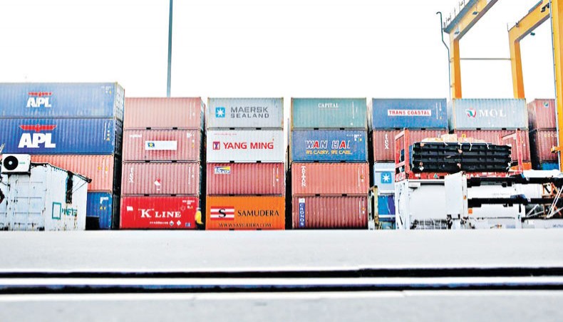 A file photo shows containers at the Chattogram port. Customs House Chattogram has urged traders to furnish responsive declaration in the bills of entry and other import documents to facilitate speedy customs assessment and release of imported goods. — New Age photo