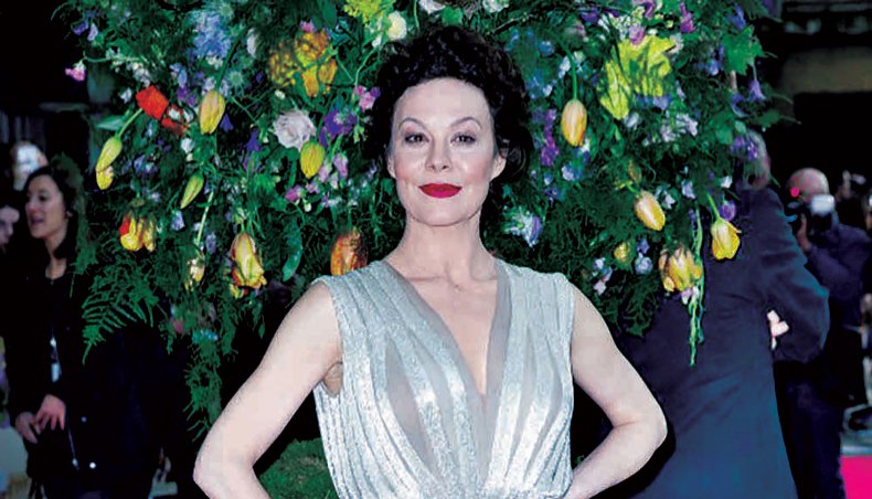 Actress Helen McCrory dies