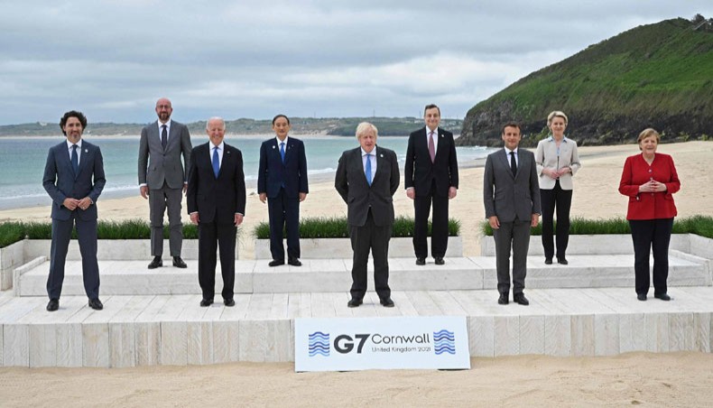 Canadian Prime Minister Justin Trudeau (from left to right), European Council President Charles Michel, U.S. President Joe Biden, Prime Minister Yoshihide Suga, British leader Boris Johnson, Italian Prime minister Mario Draghi, French President Emmanuel Macron, European Commission President Ursula von der Leyen and German Chancellor Angela Merkel pose for the family photo at the start of the Group of Seven summit in Carbis Bay, England, on June 12, 2021. --AFP photo