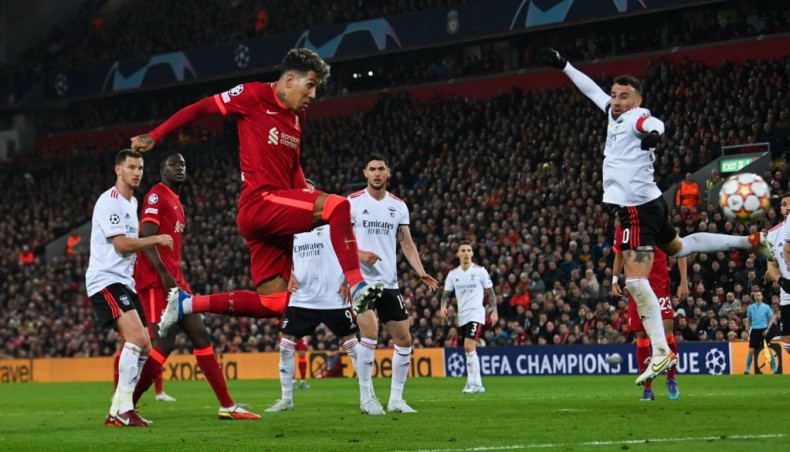 Liverpool survive late collapse to book Villarreal semi