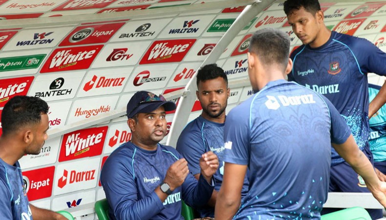 Tigers depart for tri-nation, T20 WC