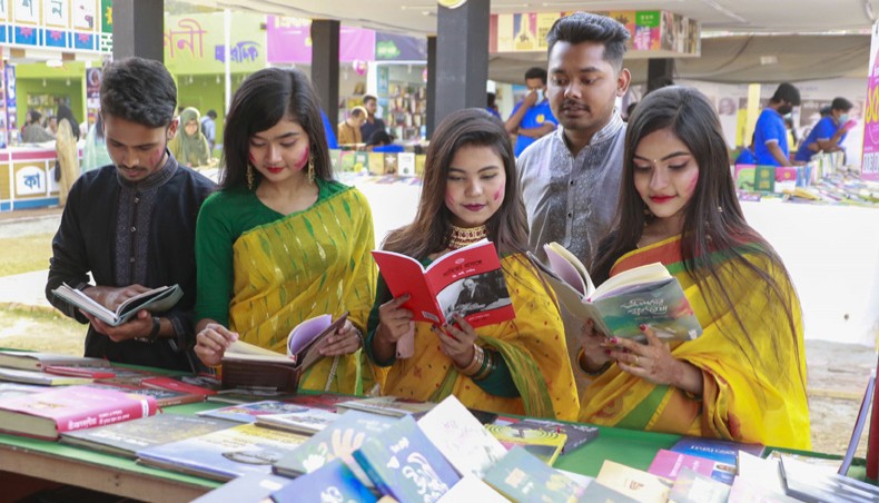 E-book gains popularity among youths