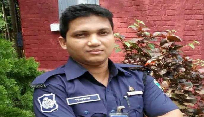 Constable Showkat, known for humanitarian works, sacked for absence - Vimarsana News