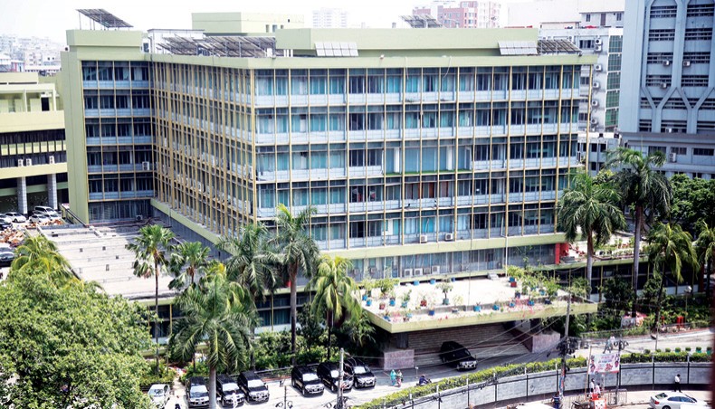 Strengthen monitoring of ACs of politicians, influential people