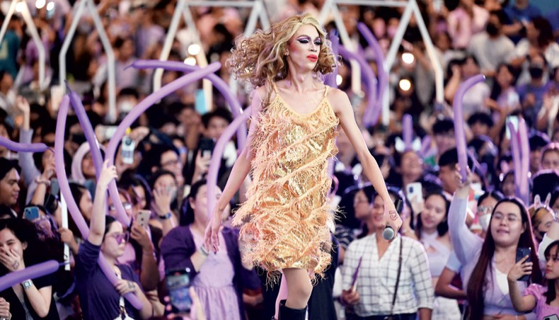 'Swifties' flock to Taylor Sheesh show in Manila - Vimarsana News