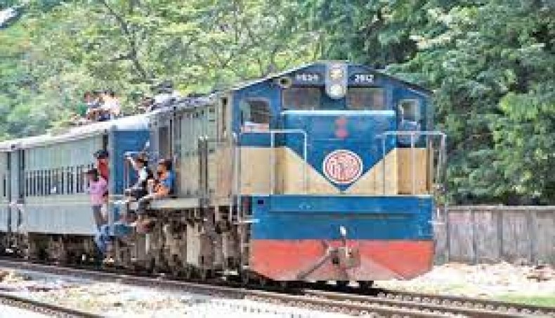 New Age | Rail link between Dhaka, north resumes hours after derailment ...
